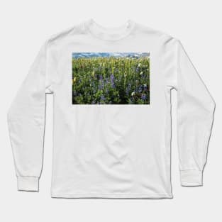 Close Up Of Wildflowers Mount Rainier National Park Long Sleeve T-Shirt